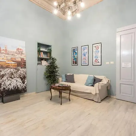 Via Roma 4 * Firenze