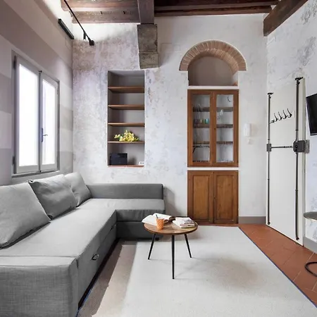 Santa Trinita Industrial Flat Apartment Florence
