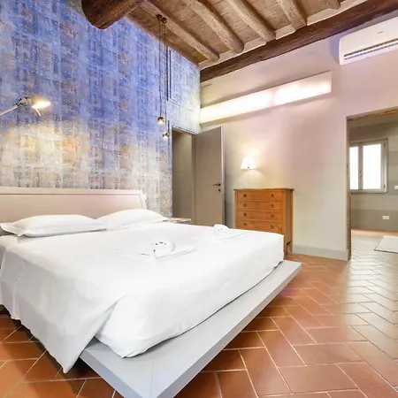 Santa Trinita Industrial Flat