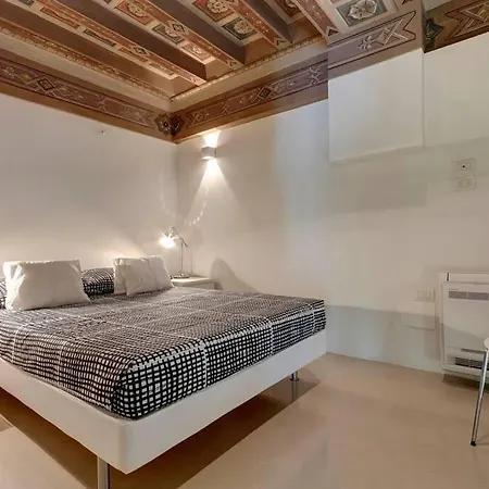 Apartment Gold *