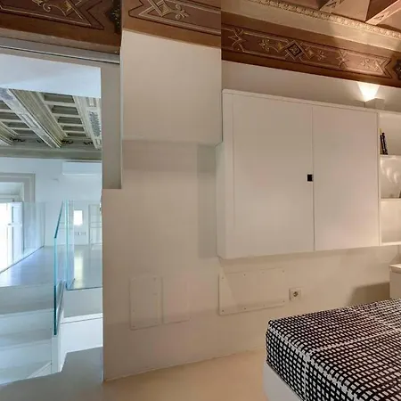 Gold Apartment *