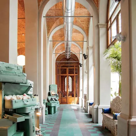 25hours Piazza San Paolino Hotel