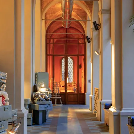 25hours Piazza San Paolino Hotel 4*