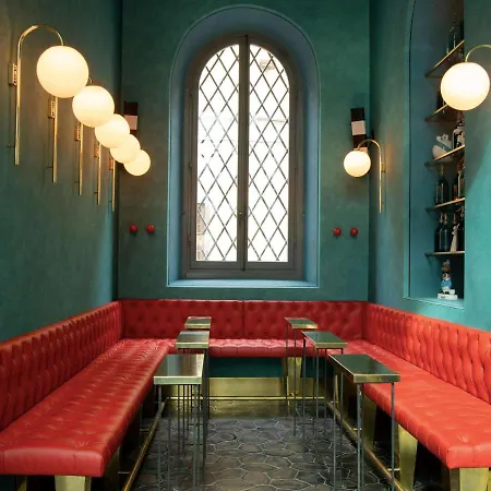 25hours Piazza San Paolino מלון 4*