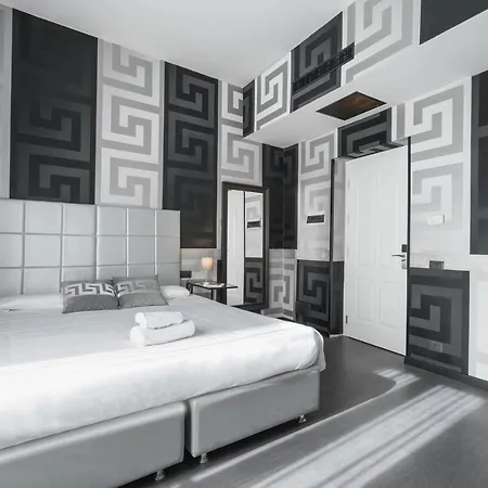 Deco 2*