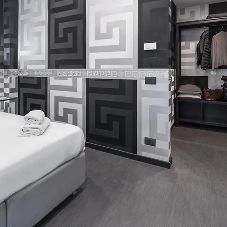 Deco Hotel 2*