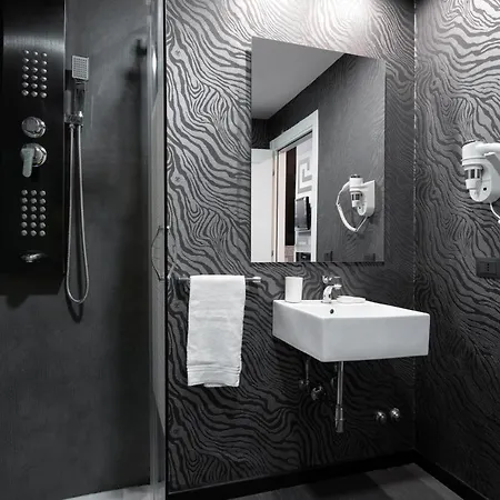 Hotel Deco 2*