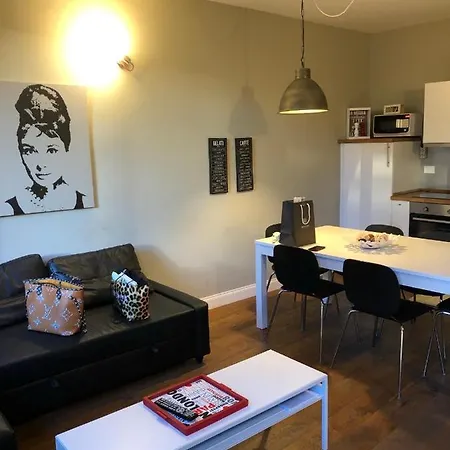 Leon Rosso Flat Apartment *