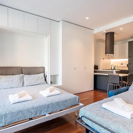 Centro Di Lussuoso Loft Con Grande Balcone