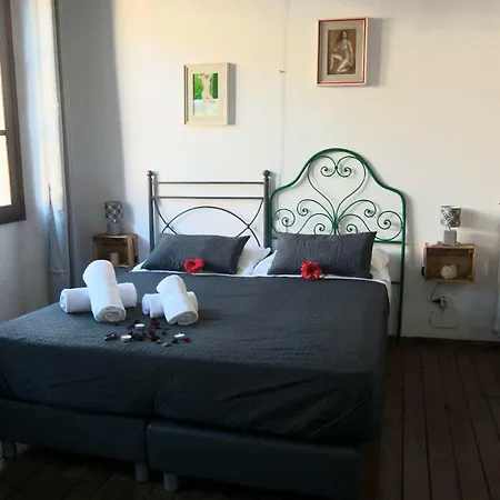 Little Luxury In San Lorenzo Florence