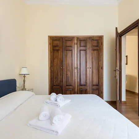 Charming 2bed Overlooking Duomo - Hosted By Sweetstay Διαμέρισμα Φλωρεντία