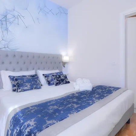 Cosmos Hotel