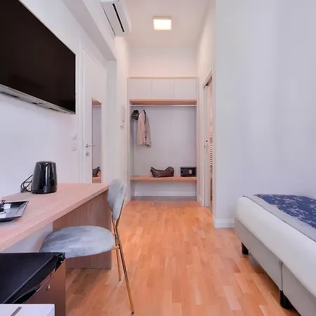 Hotel Cosmos 3*