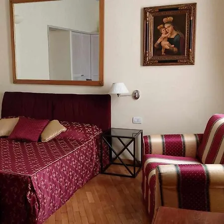 Tornabuoni La Petite Aparthotel 4*