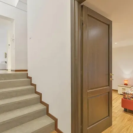 Palazzo Anselmi By Halldis * פירנצה