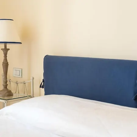 Charming 2bed Overlooking Duomo - Hosted By Sweetstay Διαμέρισμα