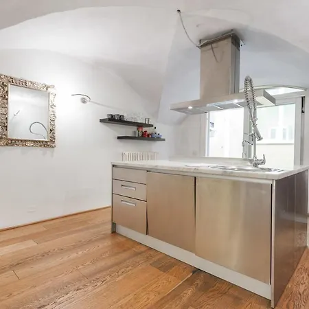 Apartment Pontevecchio Luxury Amazing Location - Hosted By Sweetstay