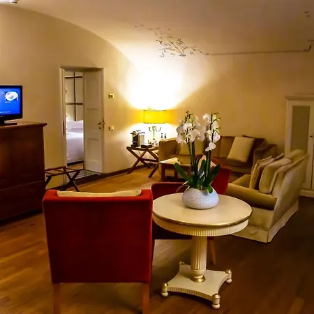 Golden Tower & Hotel Florencja
