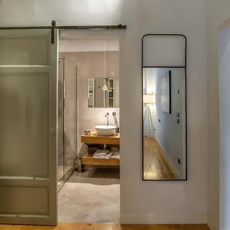 The Beauty Of Santa Croce Apartment