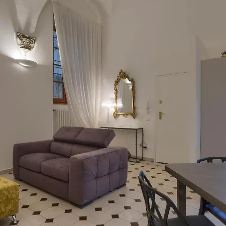 Apartment La Casa Di Bruna E Giordano In Santo Spirito Florence