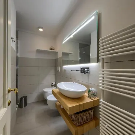 Apartment La Casa Di Bruna E Giordano In Santo Spirito Florence