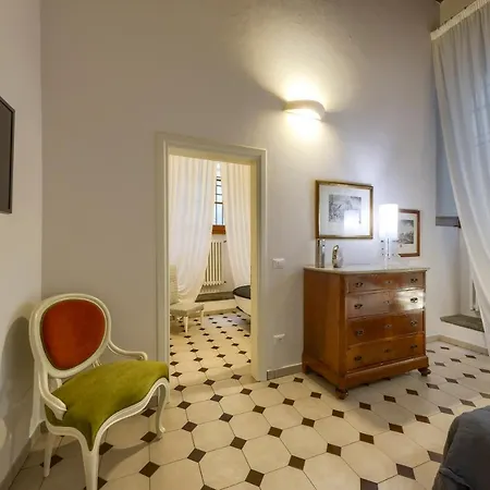 Apartment La Casa Di Bruna E Giordano In Santo Spirito Florence