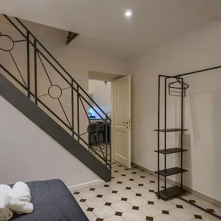 Apartment La Casa Di Bruna E Giordano In Santo Spirito Florence