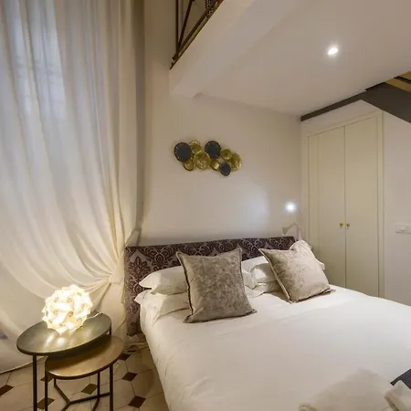 La Casa Di Bruna E Giordano In Santo Spirito * Florencja