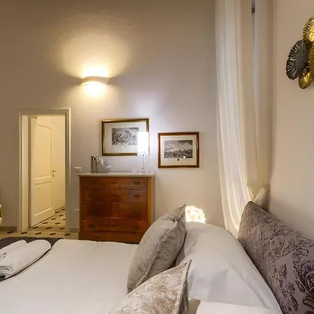 Apartment La Casa Di Bruna E Giordano In Santo Spirito Florence