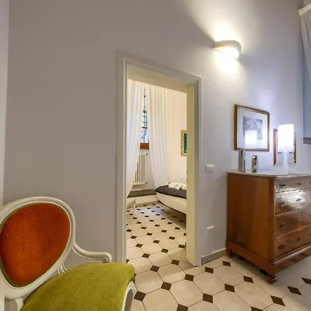 Apartment La Casa Di Bruna E Giordano In Santo Spirito Florence