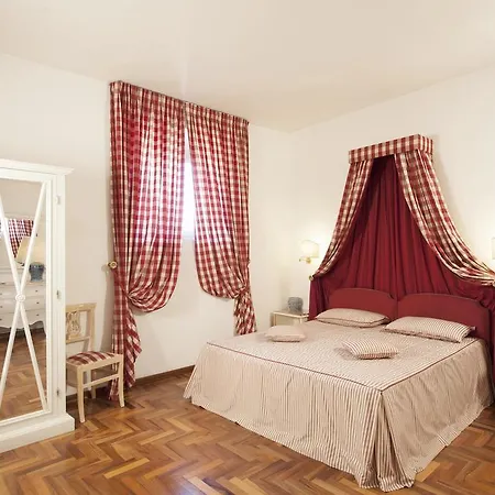 Palazzo Ruspoli Apartment *