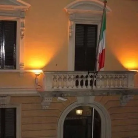 Angelica Hotel 2*