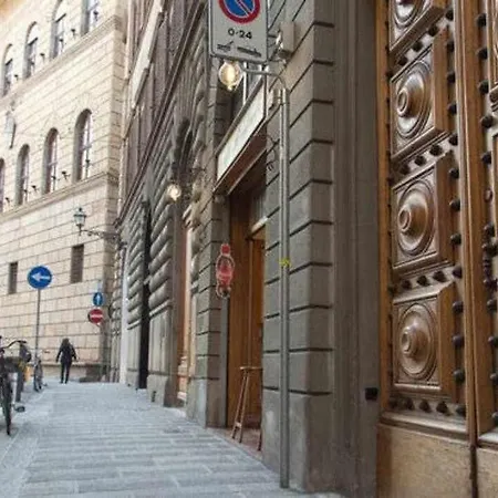 Tornabuoni Studio *