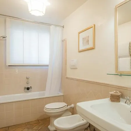 Apartment Duomo Vigna Nuova By Halldis