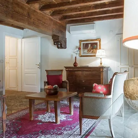 Apartment Duomo Vigna Nuova By Halldis *