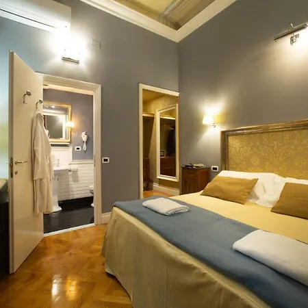 Boutique Torre De' Conti 2*