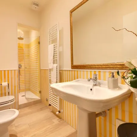 Bargello Apartment *