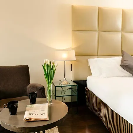 Cosmopolitan 4*