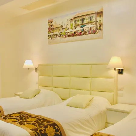 900 Toscana Hotel