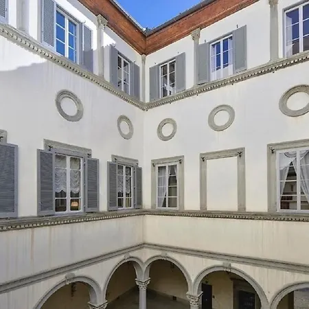 Apartment Maggio Palace By Vacavilla Florence