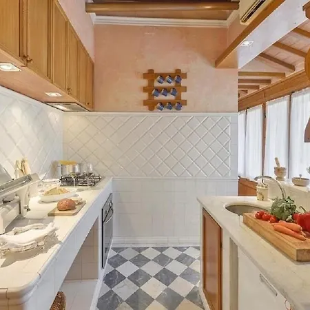 Maggio Palace By Vacavilla Apartment