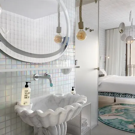 25hours Piazza San Paolino Hotel