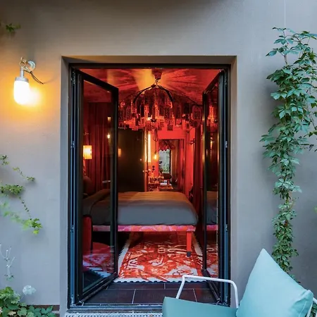 25hours Piazza San Paolino Hotel