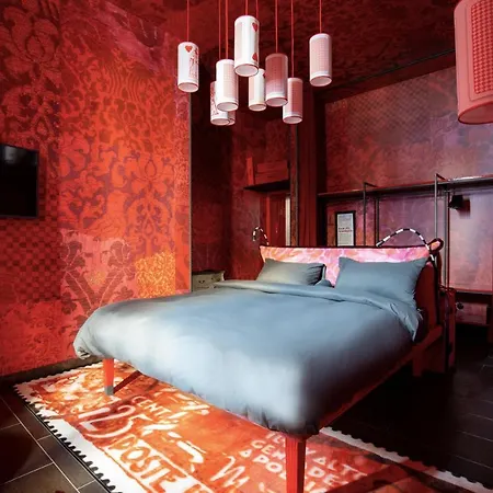 25hours Piazza San Paolino 4*