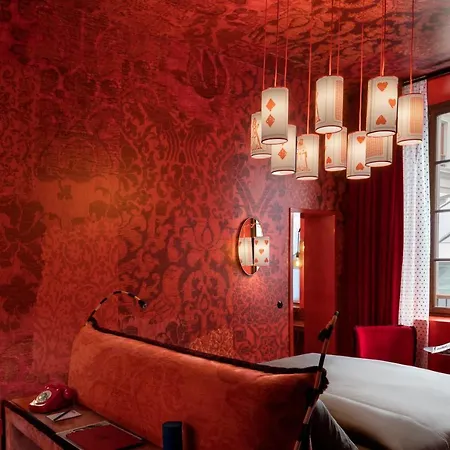 25hours Piazza San Paolino 4*