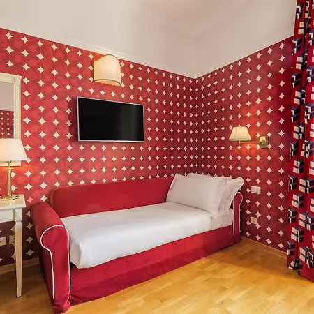 Mate Luca, Hotel Florenz