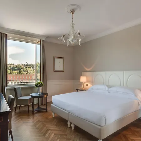 Plaza Lucchesi מלון 4*
