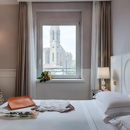 Plaza Lucchesi Hotel 4*