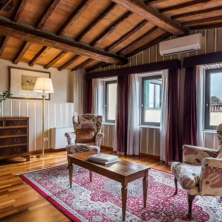 Room Mate Collection Isabella, Florence 4* Florence