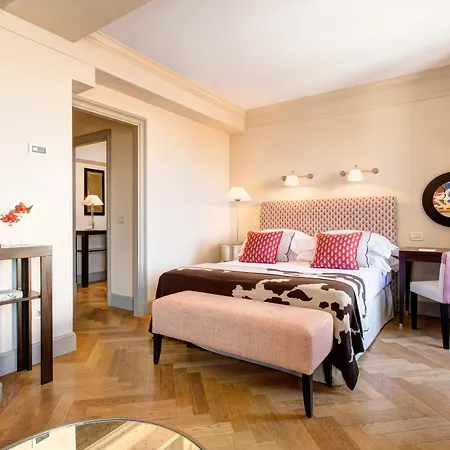 Hotel Rocco Savoy 5*